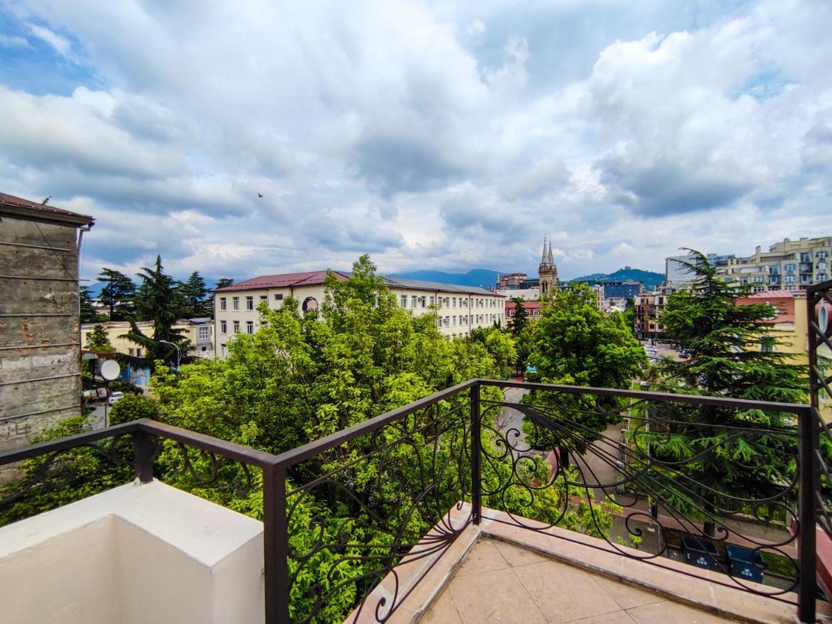 Aparthotel Old City Batumi Exterior photo