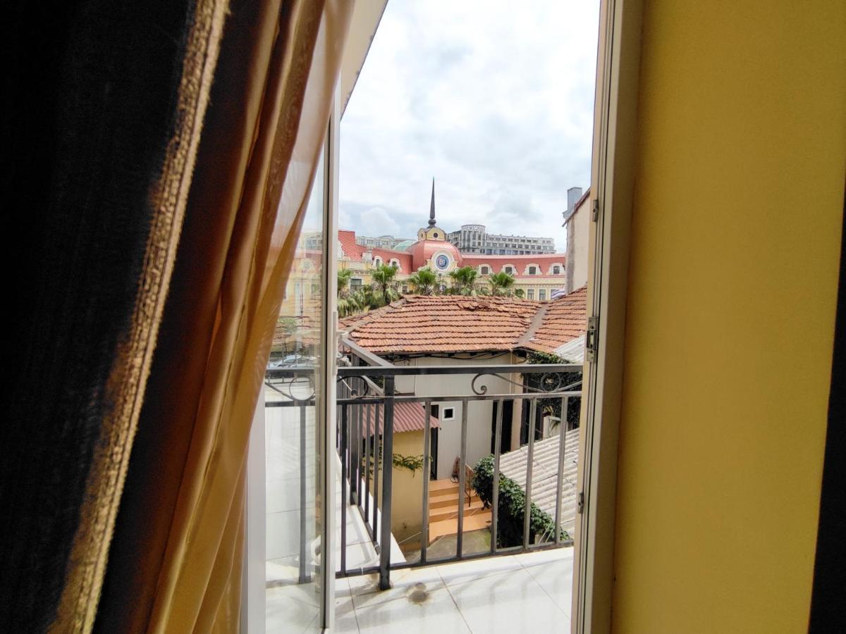 Aparthotel Old City Batumi Exterior photo